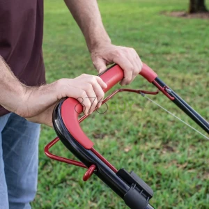 Black Max Self Propelled Mower 140cc 550 Series Briggs and Stratton Engine